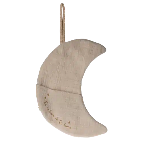 Maileg Månen, L'aventure de la lune