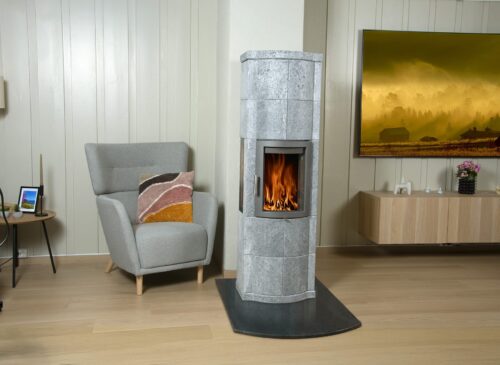 Norsk Kleber Merethe+ Täljstenskamin med 2 Sidoglas Hybrid Bakansluten