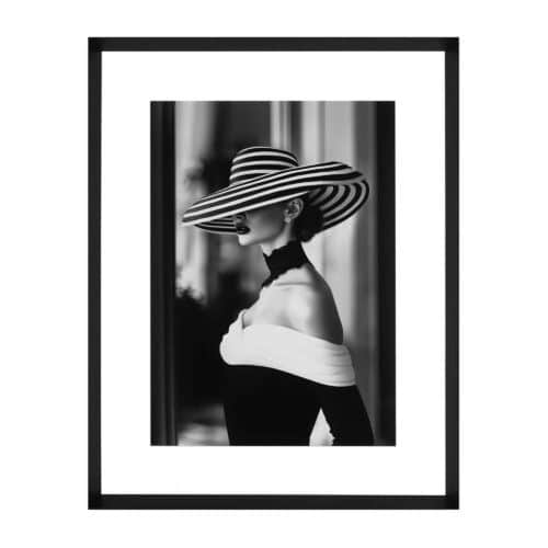 Tavla Beautiful Lady II med svart ram 75 x 95 cm