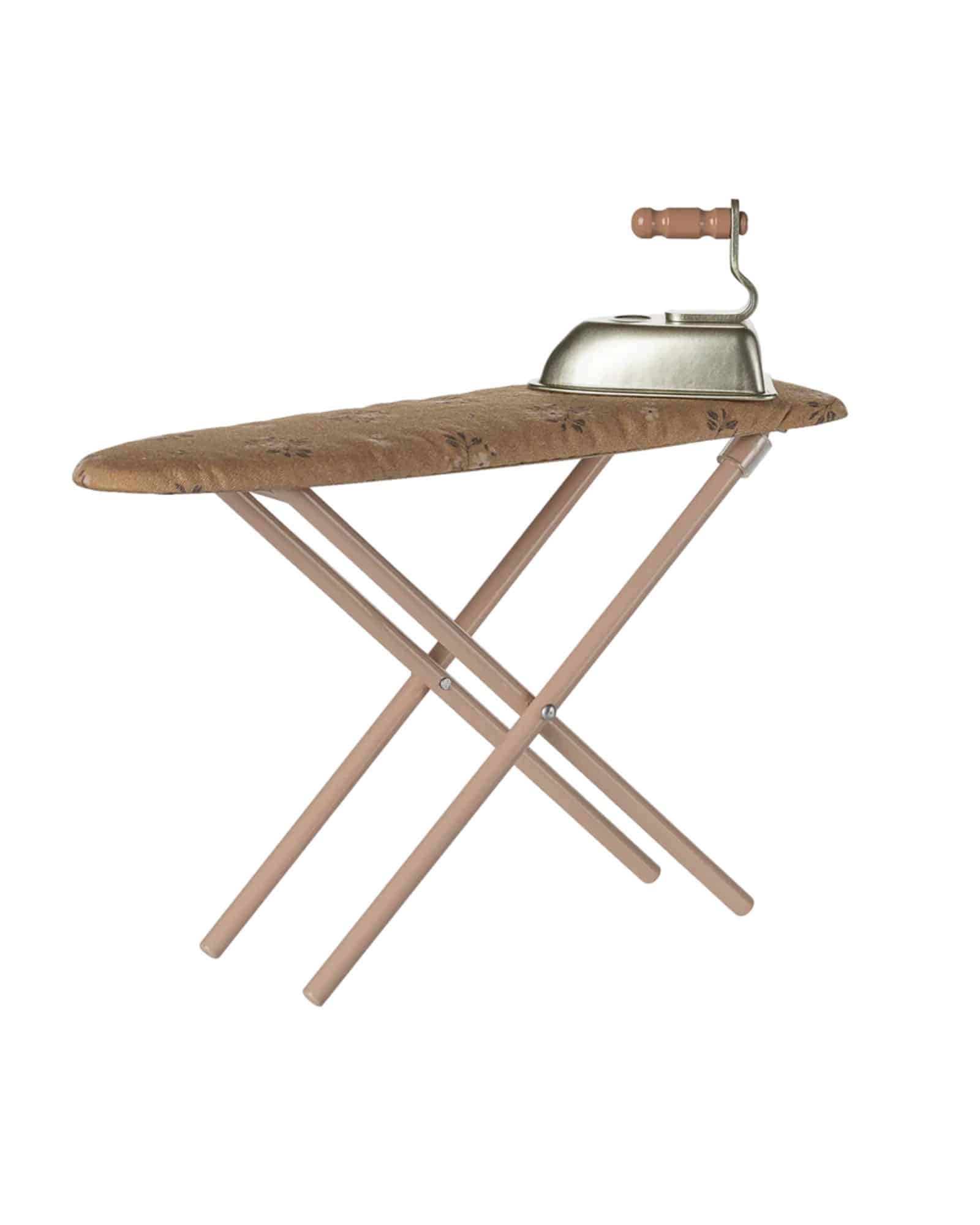 Maileg Strykjärn och strykbräda Miniatyr – Pulver