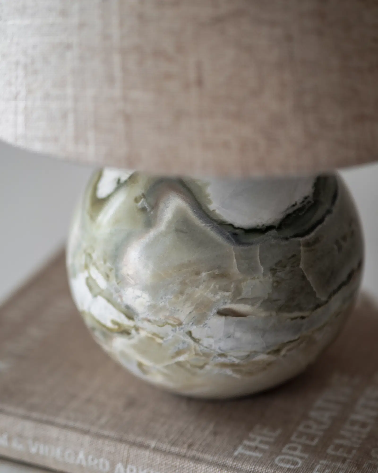 Globen Lightning Bordslampa Castello 24 Ljusgrön marmor - Bild 6