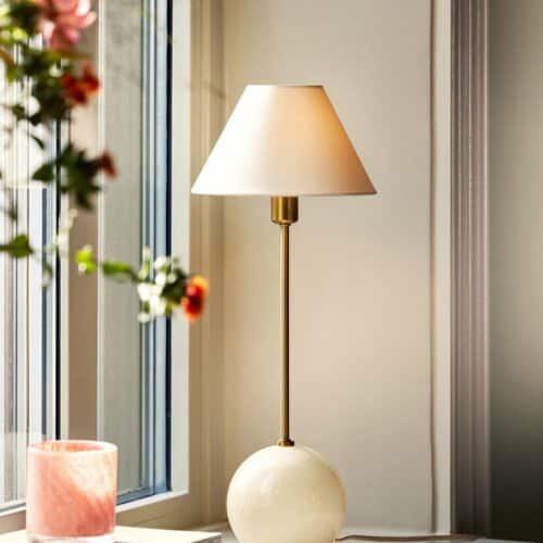 Globen Lighting Bordslampa Iris 20 – Creme