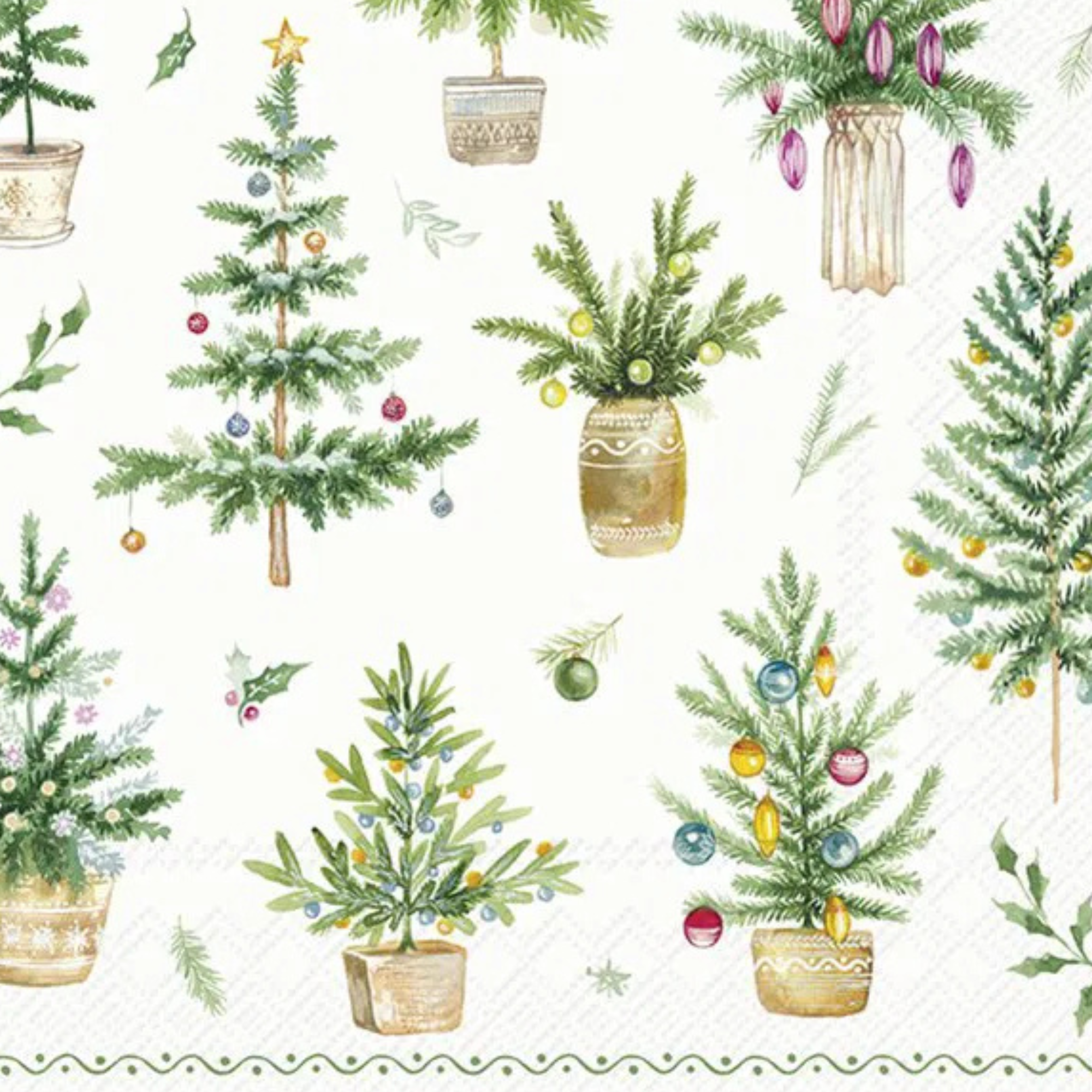 Pappersservett med färgglada julgranar och kulor på grön bakgrund – perfekt för julens luncher och festdukningar.