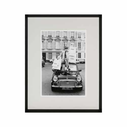Tavla Shopping in Paris med svart ram 75 x 95 cm