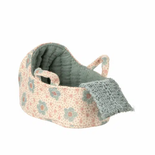 Maileg Baby Mus – Blå Liggvagn / Bärbar Barnvagn 6 cm