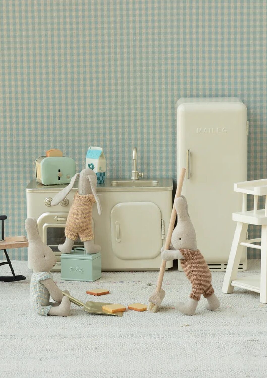 Maileg Miniatyrkök för Maileg-hus – med ugn och bakverk - Bild 6