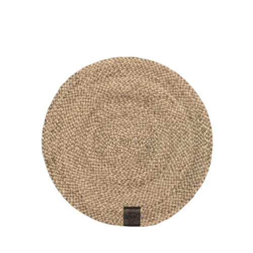 Runda bordstabletter i flätad jute i naturfärg, 4-pack för en varm och naturlig dukning