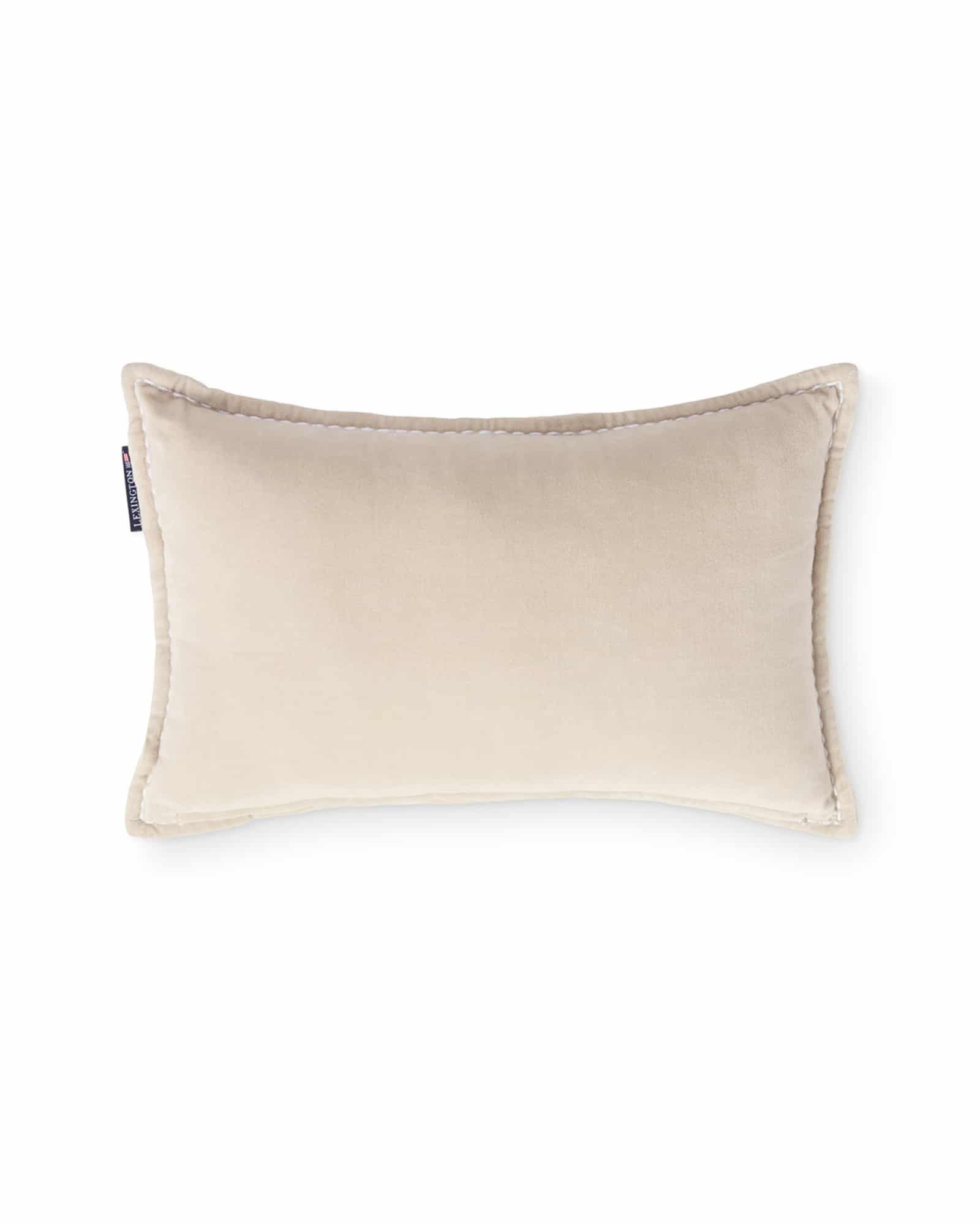 Lexington kudde beige logotyp i ekologisk bomullssammet