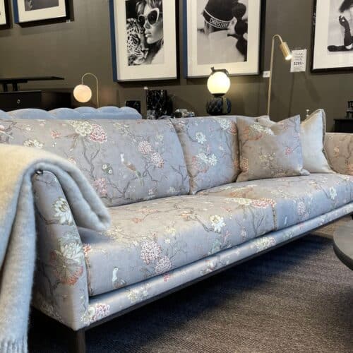 Bröderna Andersson Lola 3-sits soffa – Oriental Bird 4 Grå, wengebets