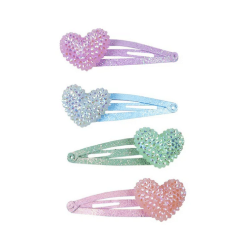 Fyra hjärtformade hårspännen i glittrande rosa, lila, mint och blått, mix & match för barn från 3 år och uppåt.