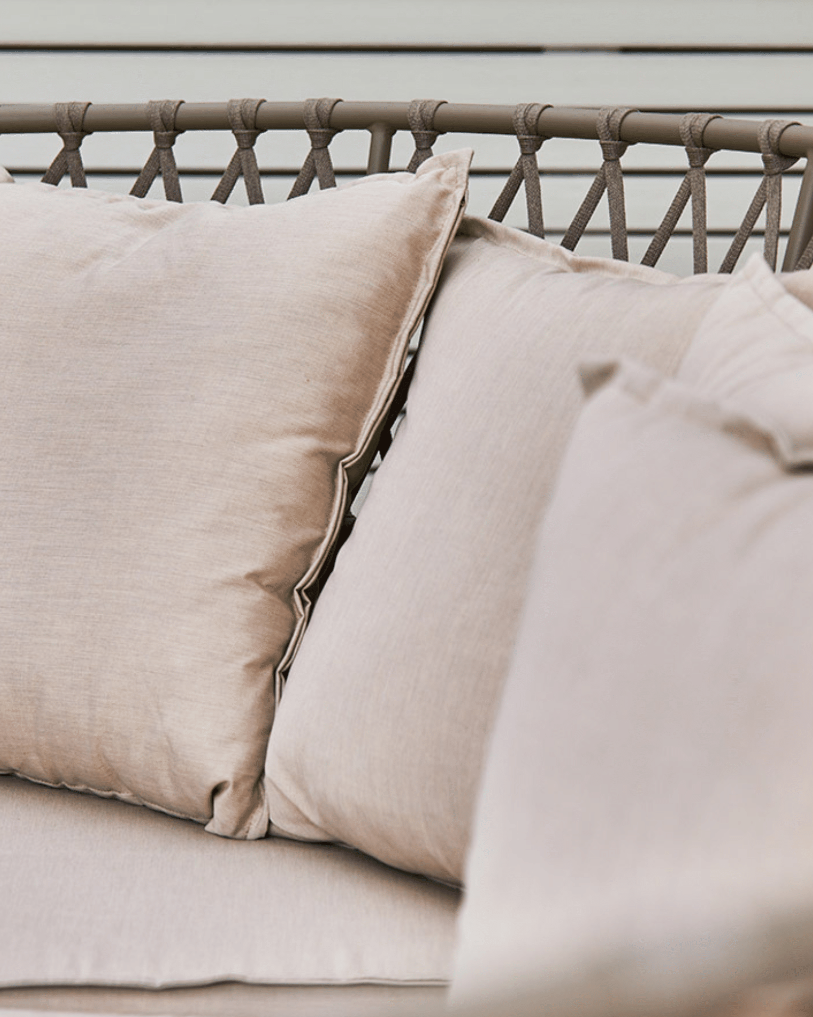 Hillerstorp Jet Set Loungesoffa Beige – Modern modulsoffa i olefin & aluminium - Bild 4