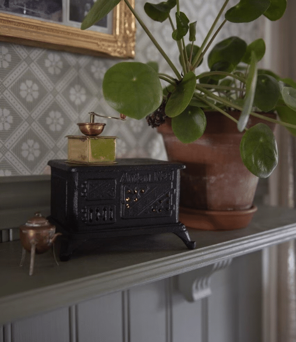 Liten Köksspis för Värmeljus Svart – Dekorativ Minispis i Gjutjärn - Bild 3