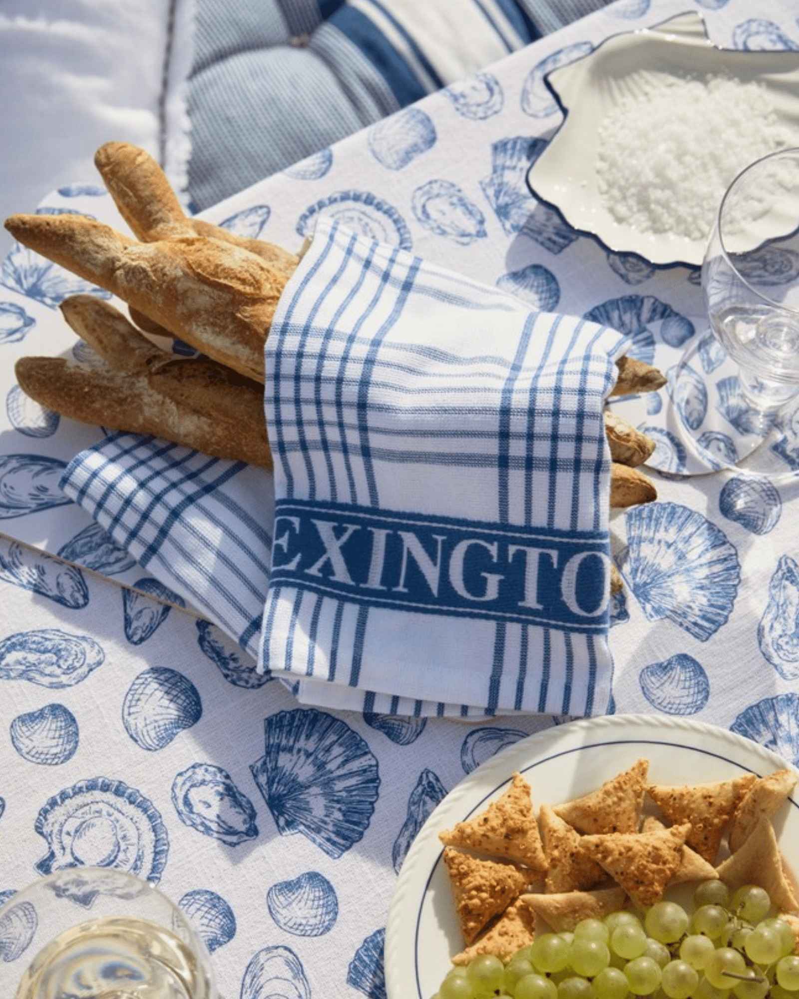 Lexington snäckmönstrad bordsduk i ekologisk bomull vit/blå - Bild 3